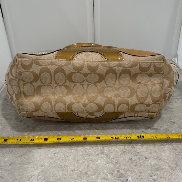 Coach Carly Tan and Cream Circle Pattern Tote - Picture 4 of 4
